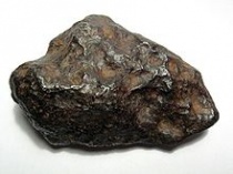 Een Chinga-ijzermeteoriet van 700 gram. Bron: Wikipedia