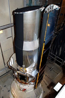 De Spitzer ruimtetelescoop voorafgaand aan de lancering. Bron: Wikipedia