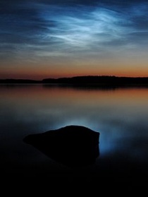 Lichtende nachtwolken boven het Saimaameer in Finland. Bron: Wikipedia
