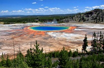 Grand Prismatic Spring en Midway Geyser Basin in Yellowstone National Park .Bron: Wikipedia