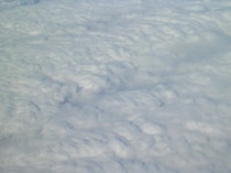 Altocumulus stratiformis. Bron Wikipedia