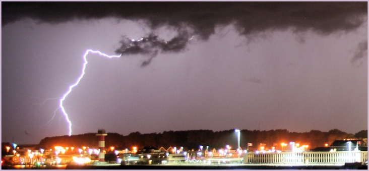 onweer_boven_Hoek_van_Holland5.jpg