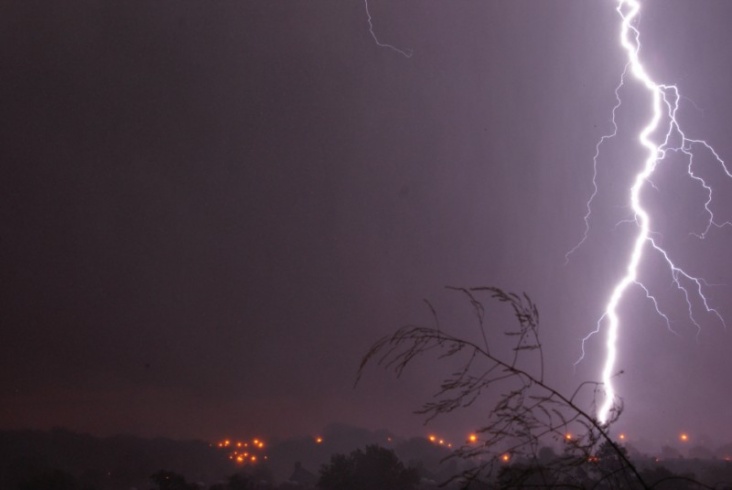 onweer_dinsdag_ochten_26_5__09_5_tot_6_039__800x600_.JPG