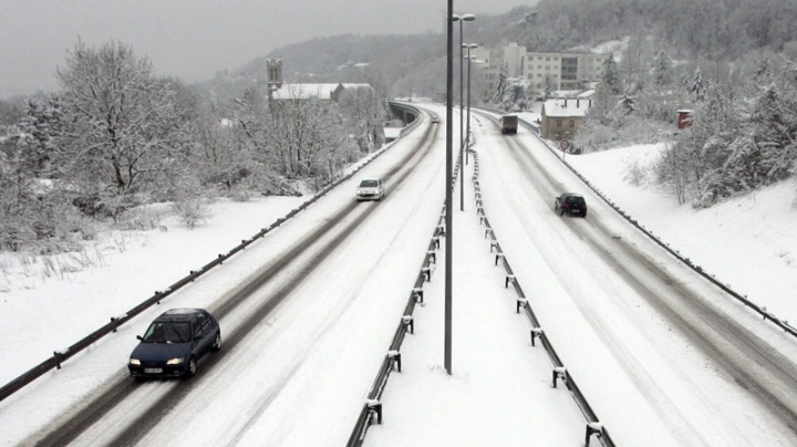 frankrijk_snelweg_sneeuw_800.jpg