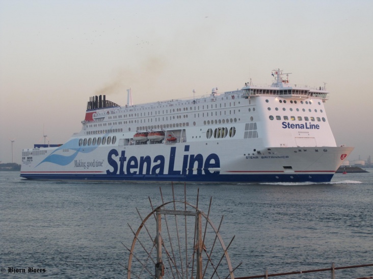 9_okt_2010_stena_Britannica.JPG