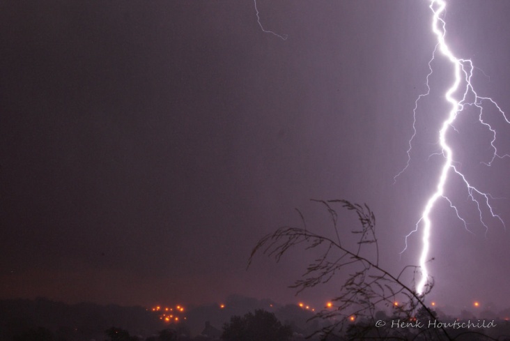 onweer_dinsdag_ochten_26_5__09_5_tot_6_039.JPG