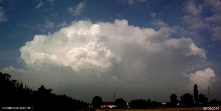Pano_onweersbui_elst_9_juni.jpg