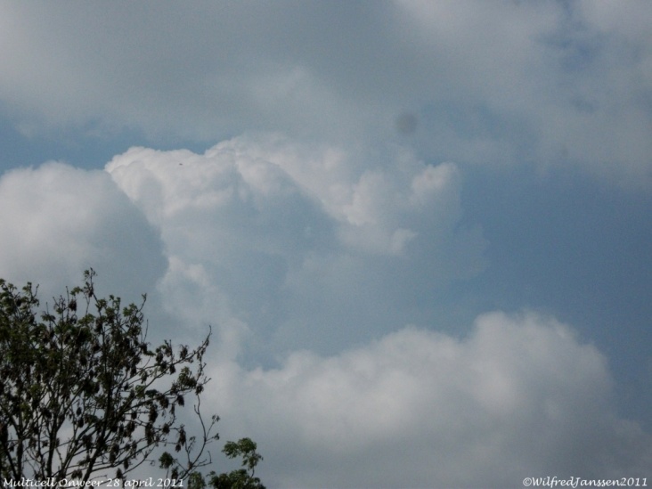 Wolkentoppen_11k_hoog.jpg