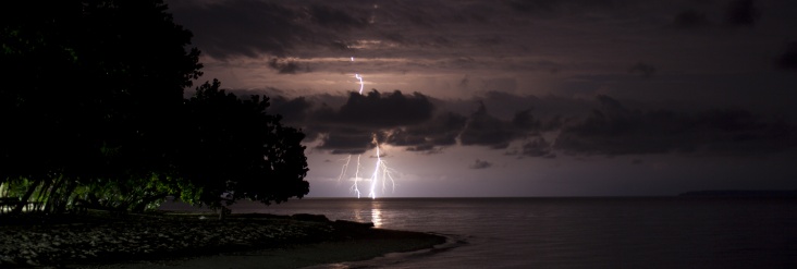 onweer_papua.jpg